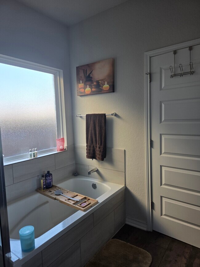 Building Photo - 13811 Newman Stage