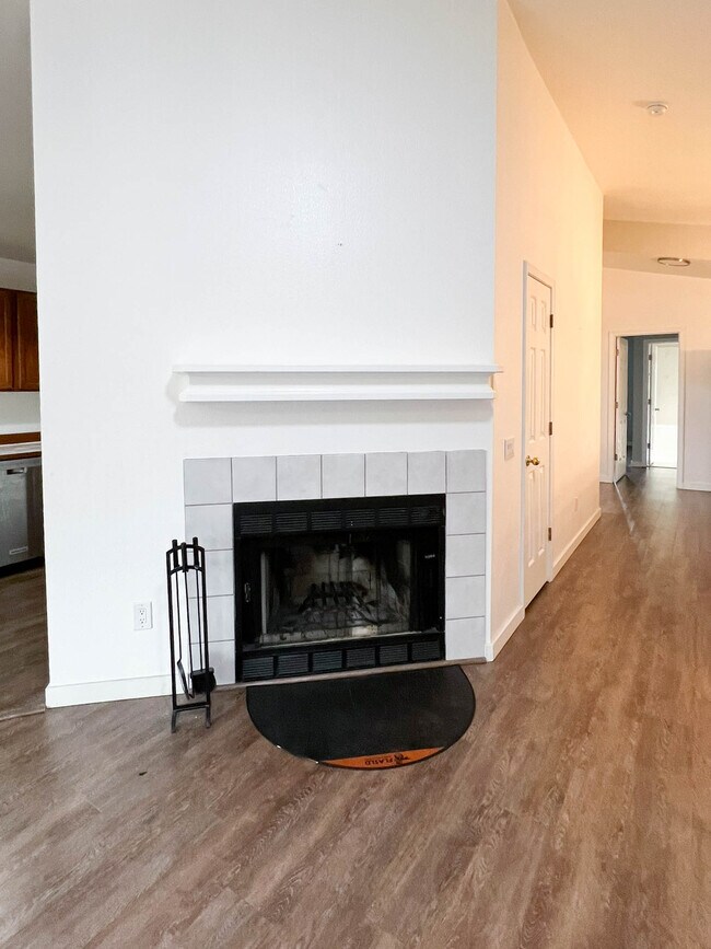Building Photo - 3664 Mirage Cir
