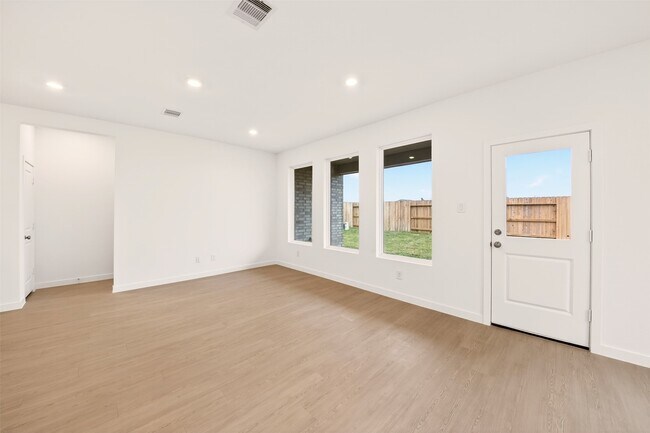 Building Photo - 16314 Texas Flatland Wy