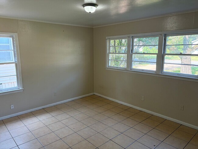 Building Photo - *1252 Dudley Lane