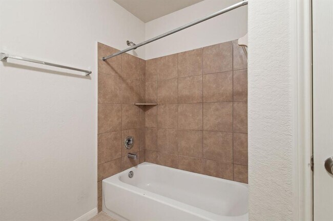 Building Photo - 18818 N Wren Arbor Cir