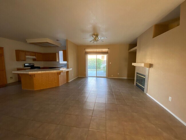 Building Photo - Charming 3-Bedroom Home in Tevis Ranch – P...