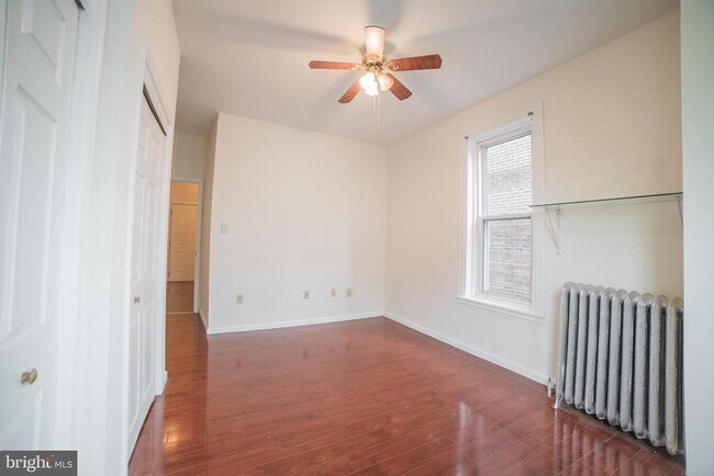 Building Photo - 2424 Poplar St
