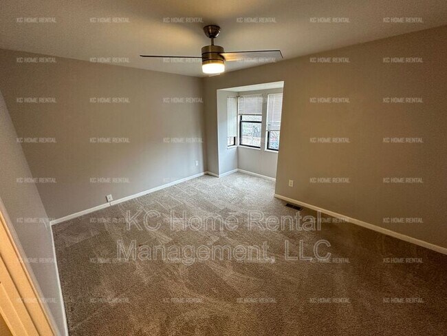 Building Photo - 439 W 10th street