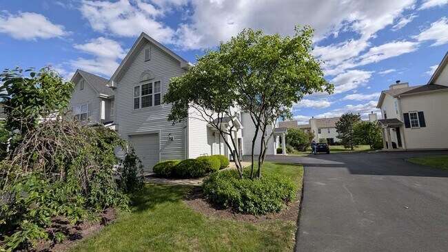 Building Photo - 2473 Frost Dr