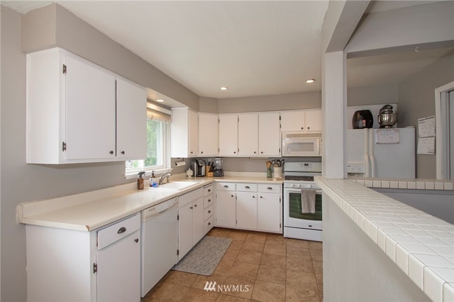 Building Photo - 3 bed/2 ba House in University Place