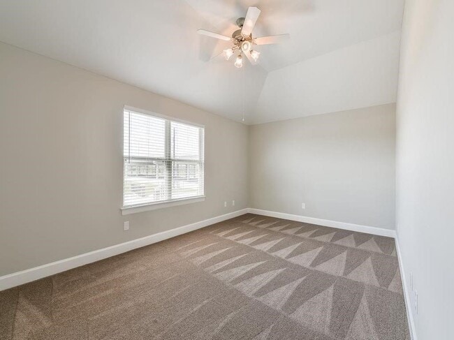 Building Photo - 3741 Main Poplar Dr