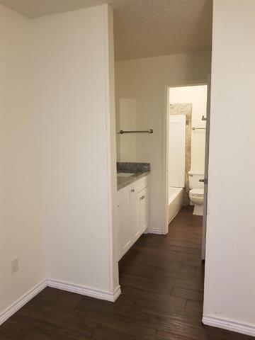 Building Photo - 6499 Central Ave