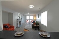 Building Photo - Large one bedroom with amazing vaulted cei...