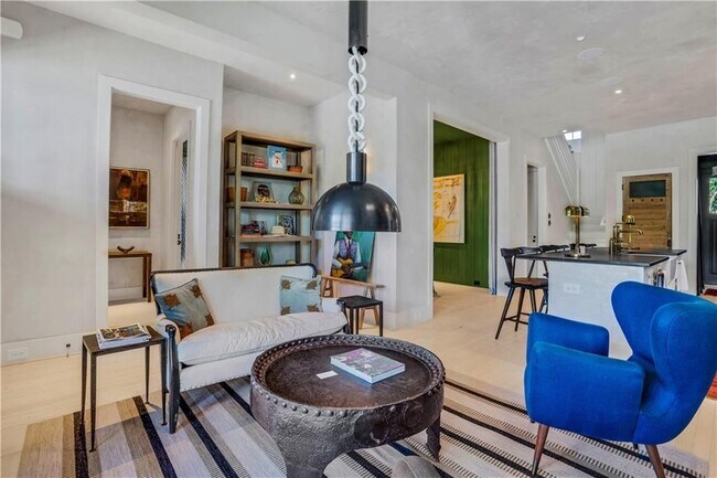 Building Photo - 11291 Serenbe Ln