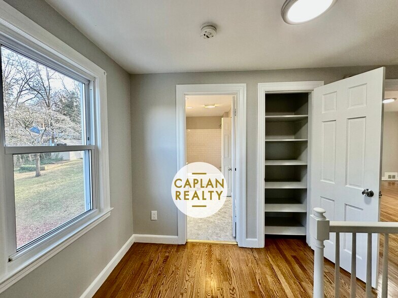 Building Photo - 29 Wellington Rd