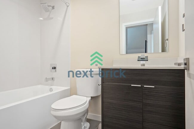 Building Photo - 2 BED & 2 BATH TOWNHOME FOR RENT