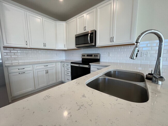 Building Photo - 14202 Sapelo Beach Dr