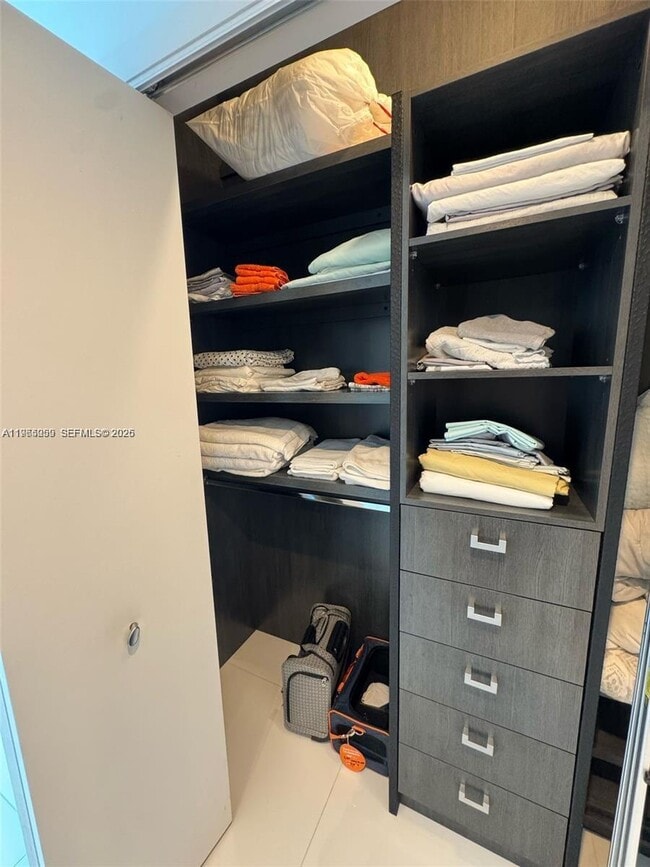 Building Photo - 17121 Collins Ave