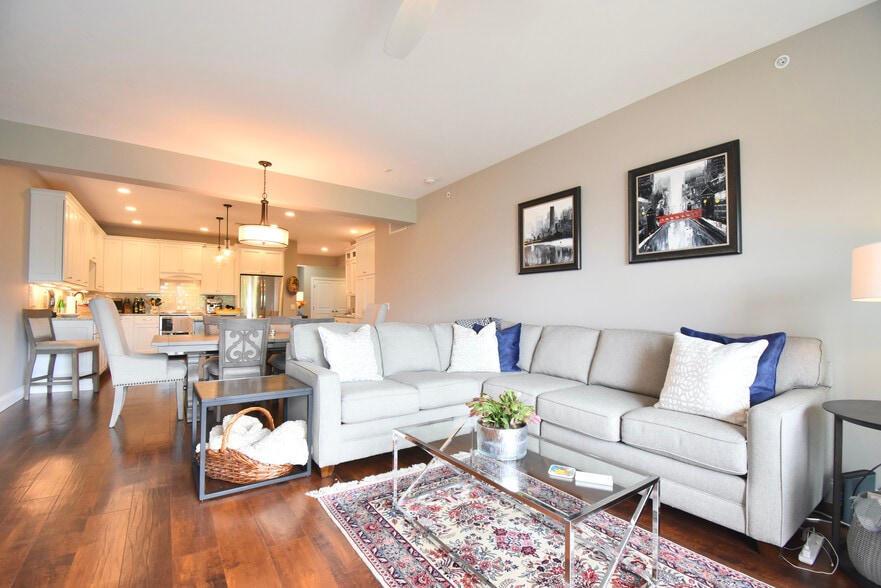 Living Room - 607 Randolph St