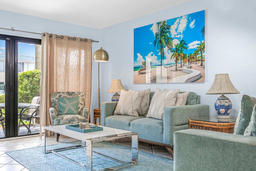 Building Photo - 39 Tulip Ave