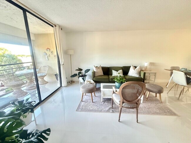 Building Photo - 4640 Lucerne Lakes Blvd W