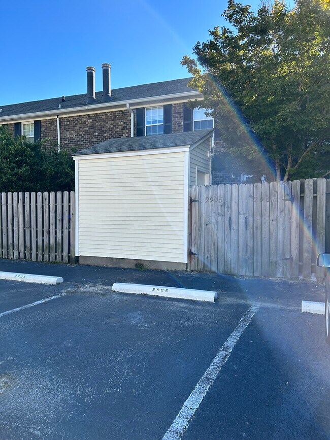 Building Photo - 2905 Cathedral Ln
