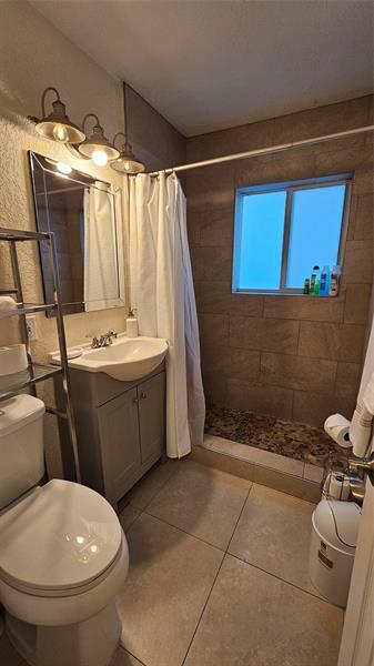 Building Photo - 436 NE 25th Ave