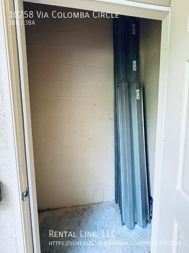 Building Photo - 10258 Via Colomba Circle