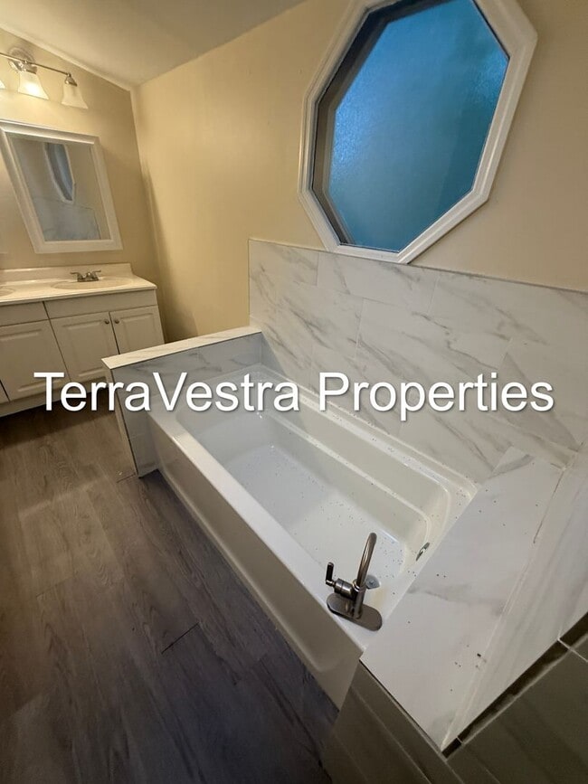 Building Photo - Single Family in Williamstown. Eligible fo...