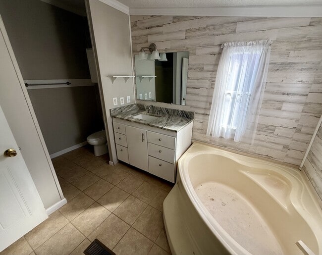 Building Photo - 258 Long Boys Trail