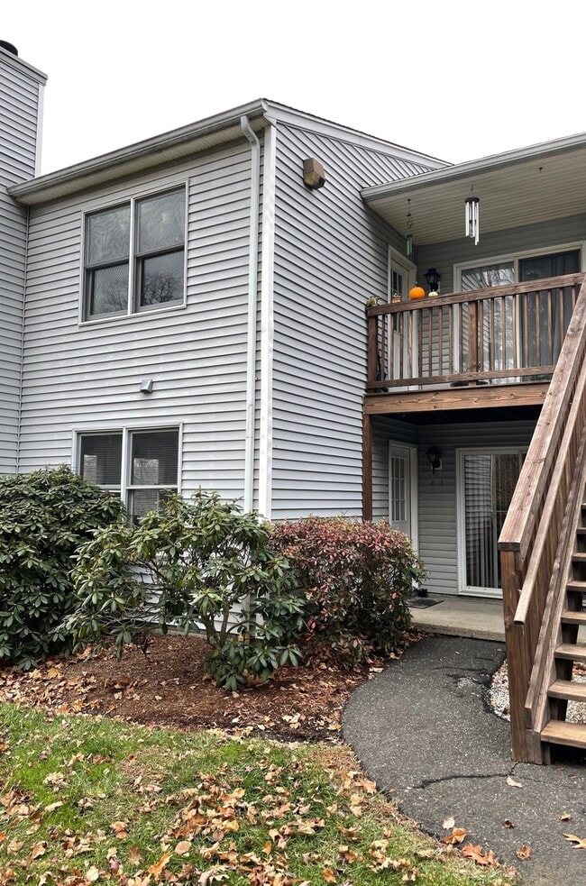 Building Photo - 83 Valley Dr