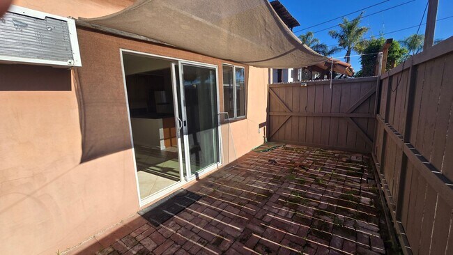 Building Photo - 2341-2343 Grand Ave