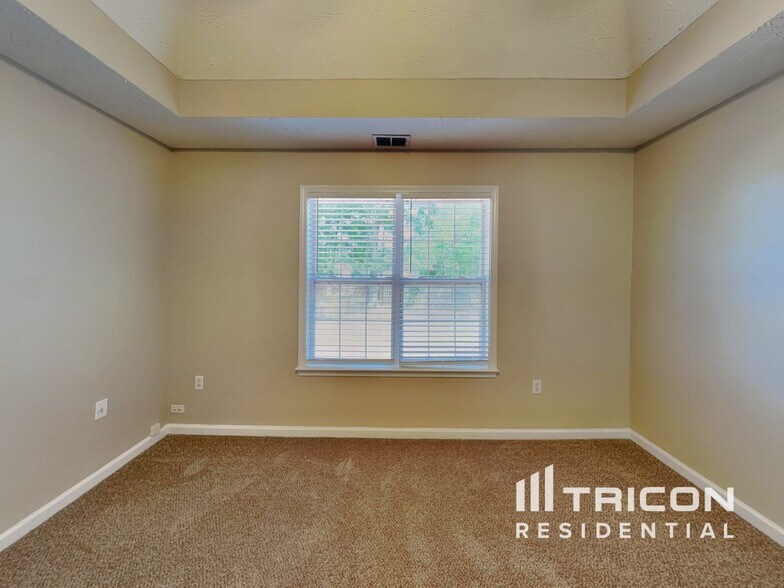 Building Photo - 222 Yardsley Dr