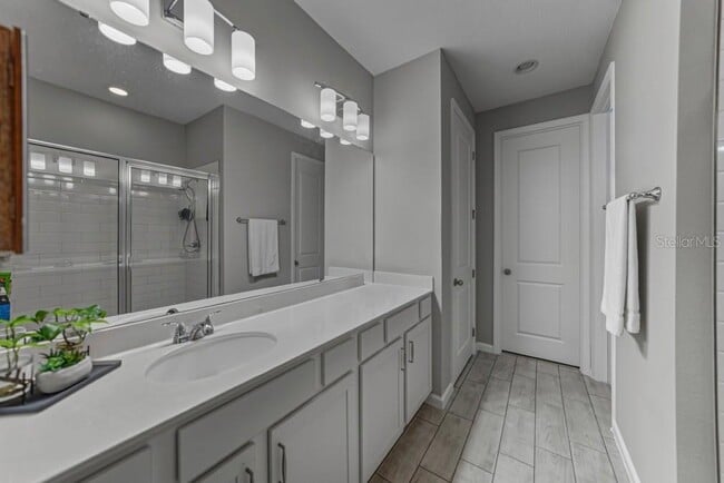 Building Photo - 295 Lake Smart Cir