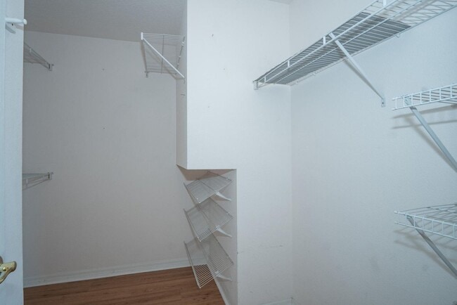 Building Photo - 10815 Lakeside Vista Dr