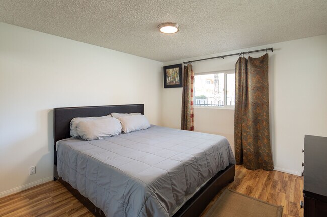 Building Photo - 11905 Avon Way