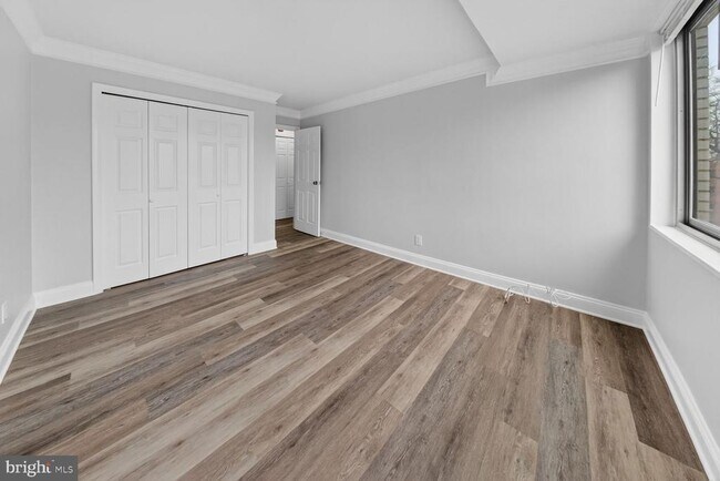 Building Photo - 4977 Battery Ln