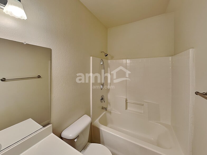 Building Photo - 6208 Morning Wing Dr