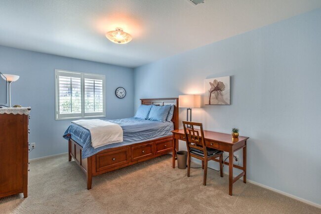 Building Photo - 2733 Bensonhurst Ln