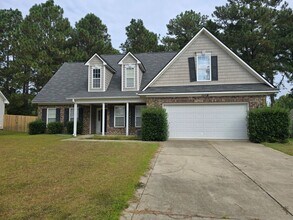 Building Photo - New Listing!!