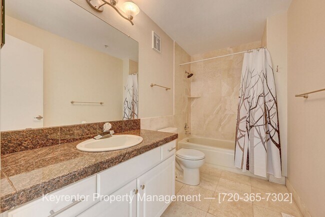 Building Photo - Downtown 3bed/3 bath w/2-car garage - $5500