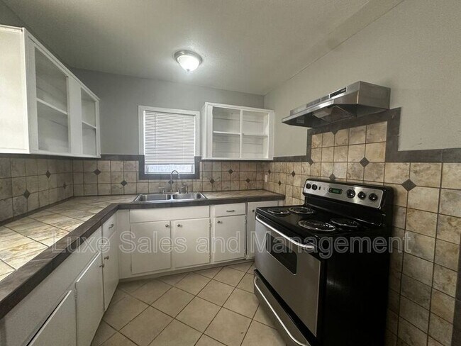 Building Photo - 1134 NW 49th St