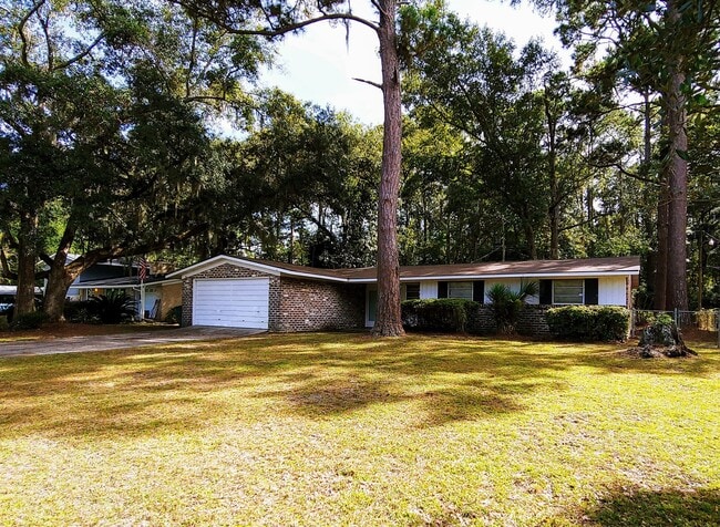 Primary Photo - 323 Willow Rd