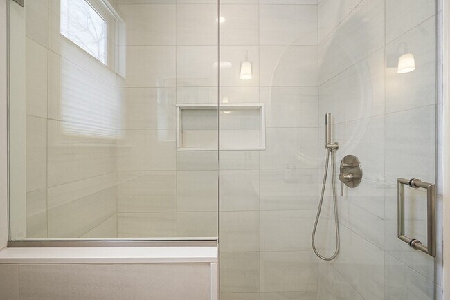 Building Photo - 13 Broadway Ave