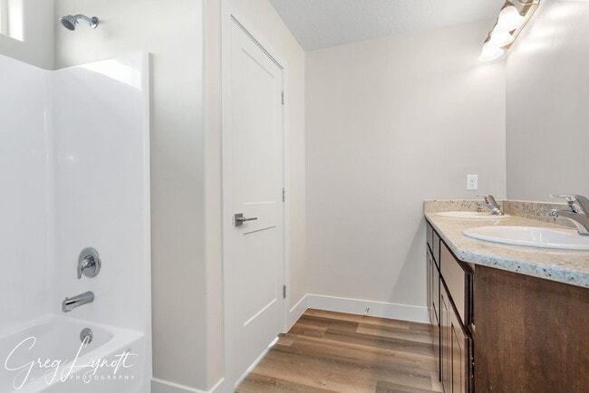 Building Photo - Townhome for Rent