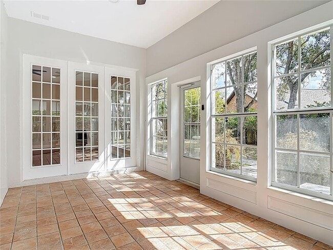 Building Photo - 6 Lionshead Dr