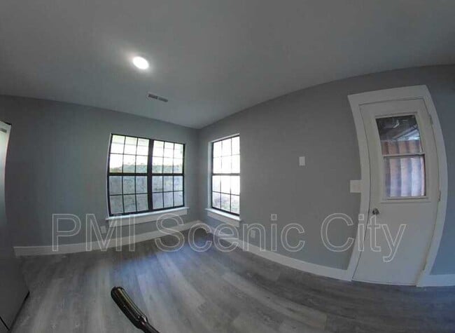 Building Photo - 845 Donaldson Rd