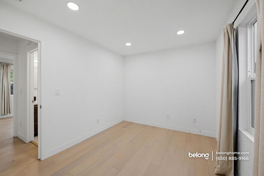 Building Photo - 1397 Vine St