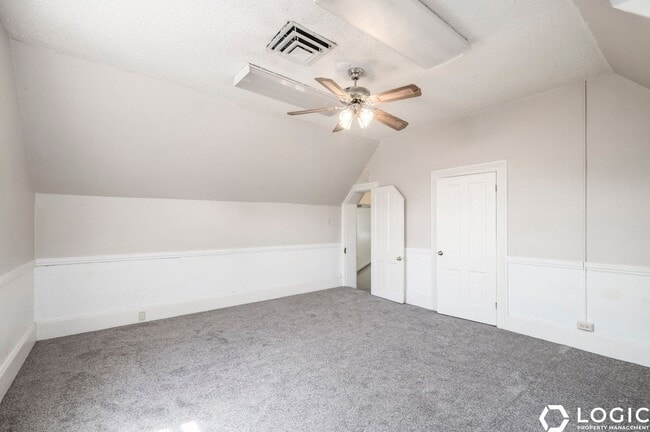 Building Photo - 136 S 300 W