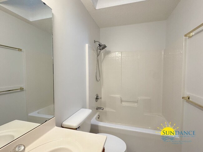 Building Photo - Renovated 3-Bedroom Home on Quiet Cul-de-S...