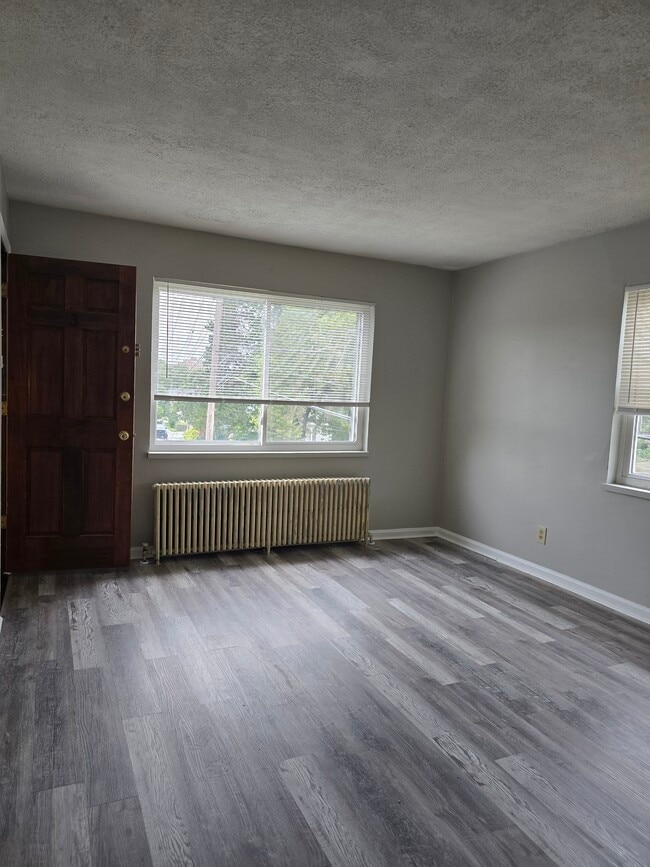 Building Photo - 1580 Glenbeck Ave