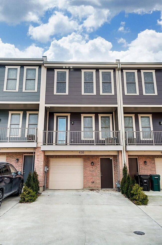 Building Photo - 438 Northern Ave