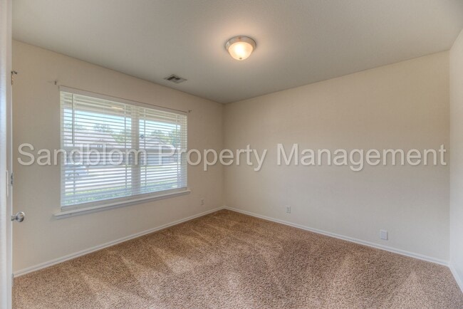 Building Photo - FOR LEASE | Jenks | Available Now!
