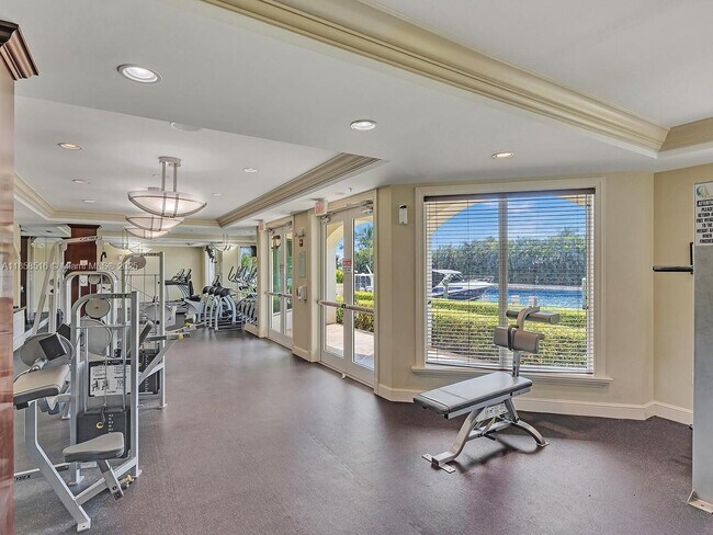 Building Photo - 806 E Windward Way
